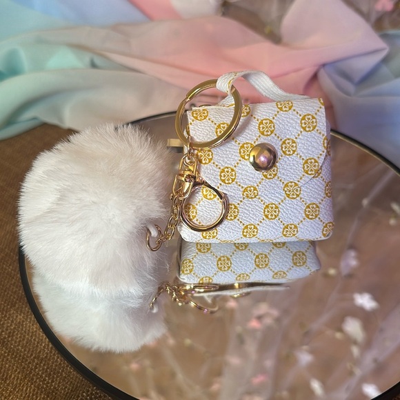 Fashion Mini Purse & Ball Keychain White and Gold - Picture 1 of 6